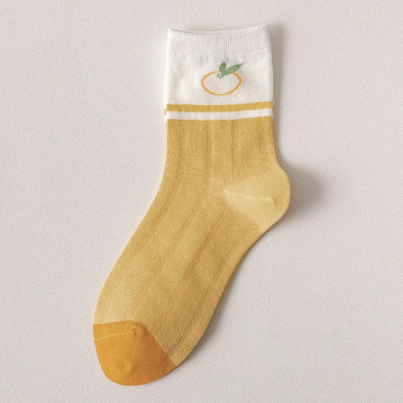 גרביים עם איורים כתומים