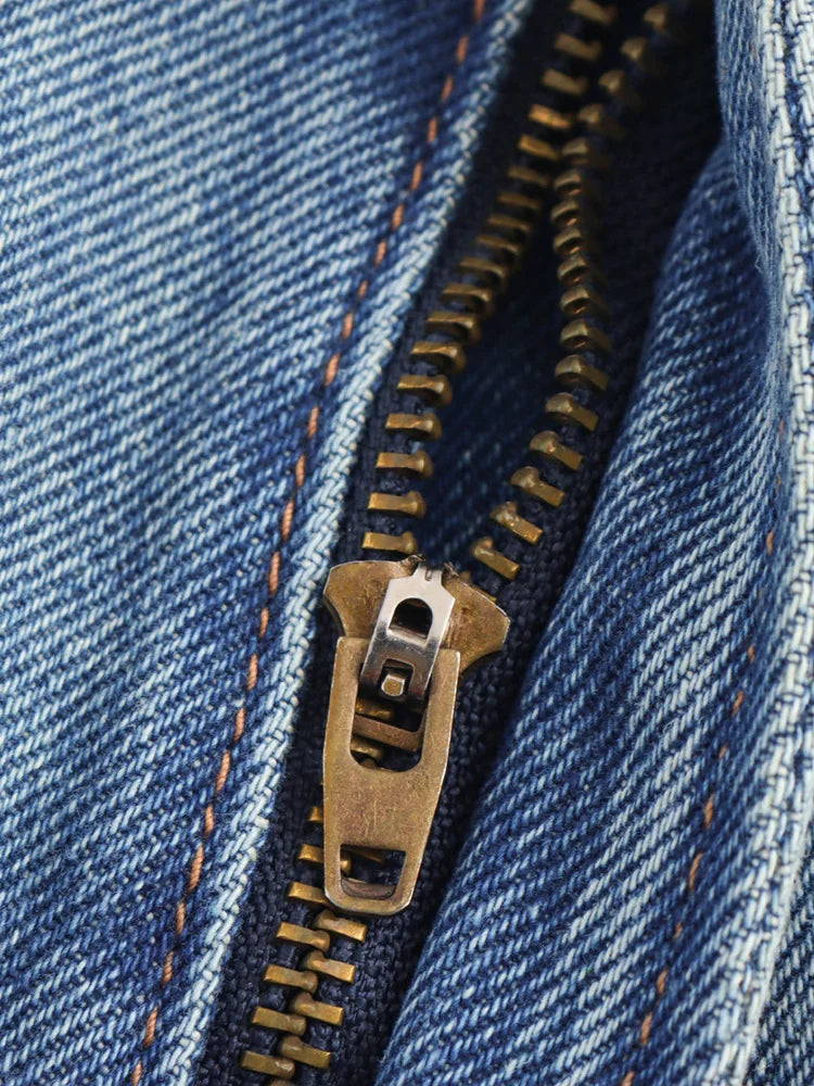 ג׳ינס שטוף נמוך ורחב
